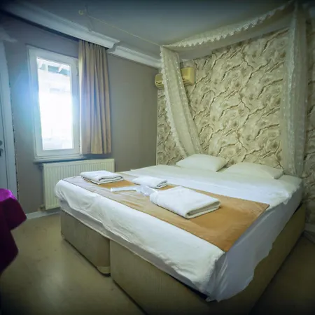 White Palace Bueyuekada Adalar
