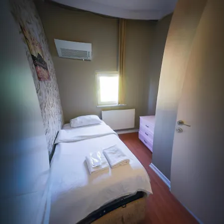 White Palace Bueyuekada Hotel