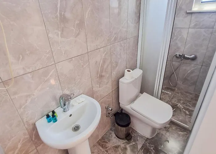 Hotel White Palace Bueyuekada