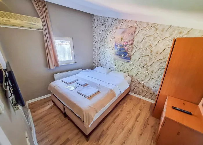 White Palace Bueyuekada Adalar