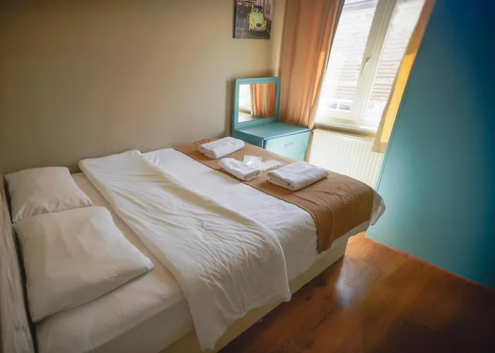 White Palace Bueyuekada Hotel