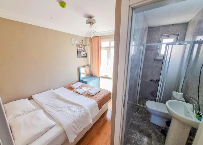 White Palace Bueyuekada Hotel