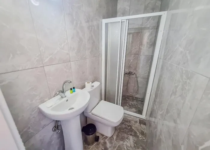 White Palace Bueyuekada Adalar