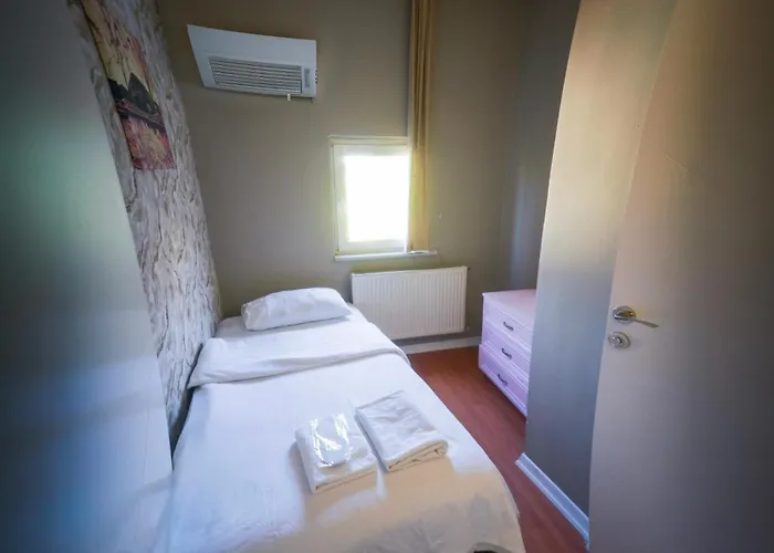 White Palace Bueyuekada Hotel